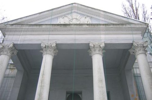 Віряни дніпропетровського костьолу чергуватимуть тут цілодобово
