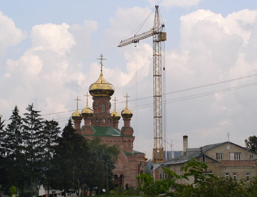 В столице строят монастырь на зараженном месте?
