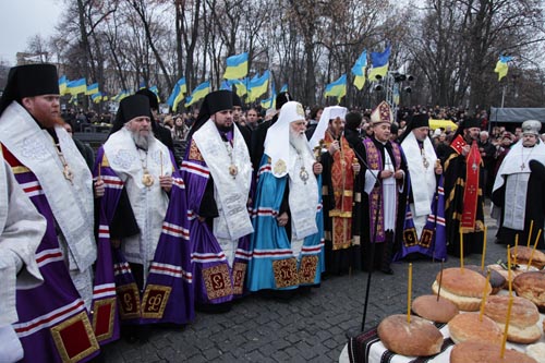 Президенты и конфессии Украины почтили память жертв голодоморов (ФОТО)