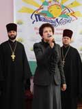 Супруга Президента Украины Людмила Янукович оказалась знатоком архиерейских облачений