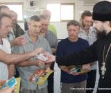 Священик УПЦ зустрівся з українськими заручниками у Лівії (ФОТО) Священик УПЦ зустрівся з українськими заручниками у Лівії (ФОТО)