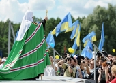 Патриарх Кирилл открыл русско-белорусско-украинский фестиваль, который в прошлом году лидер "политического православия" оценил как «самую массовую попойку СНГ»