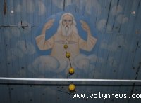 �� ��������� ������� 100-������ ������� ����, � ��� ������ ������ 100-������ ���� ���
