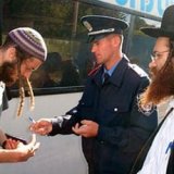 В Умані чекають приїзду 30 тисяч хасидів, міліція мобілізована В Умані чекають приїзду 30 тисяч хасидів, міліція мобілізована