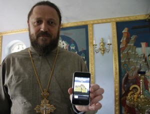 Архимандрит Десятинного монастыря обещает анархистам, протестующим против празднования юбилея Крещения, анафему и проклятие из рода в род до седьмого колена