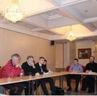 На Патриаршем подворье в Москве активисты "политического православия" обсуждали ситуацию в Украине