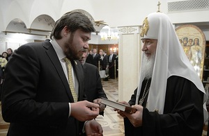 Московский Патриархат пытается уклониться от ответственности за сотрудника из окружения Патриарха, уличенного в поддержке террористов