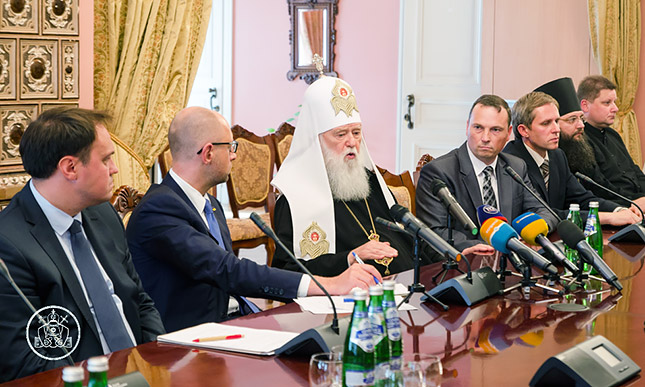 Прем’єр-міністр: Не буде змін до Конституції, які б підривали духовність чи мораль