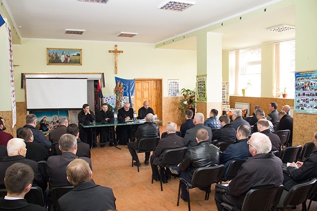 У Києві представники різних Церков молилися за дітей-сиріт
