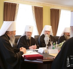 Синод УПЦ перейнявся електронними кодами, а також створив делегацію для участі у Всеправославному соборі