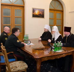 Філарет і міністр оборони переконані в перемозі, бо «робимо Божу справу»