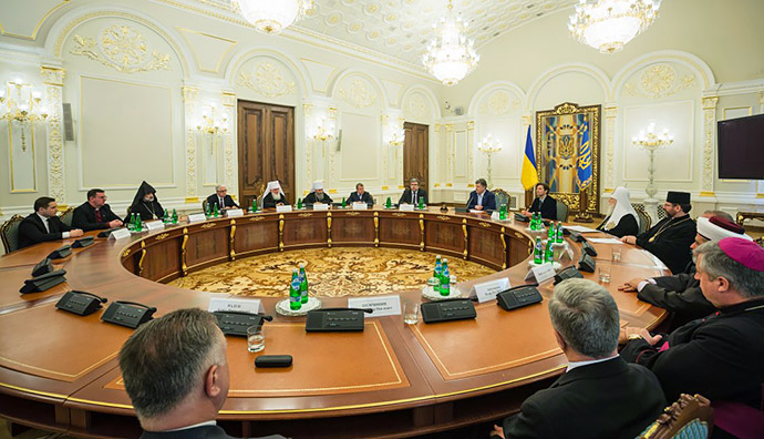 Зустріч Президента з ВРЦіРО: Україна відзначить 500-річчя Реформації на високому рівні, в армії прискорено створення капеланської служби, одностатеві шлюби не буде легалізовано