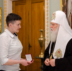 Глава УПЦ КП зустрівся з Надією Савченко