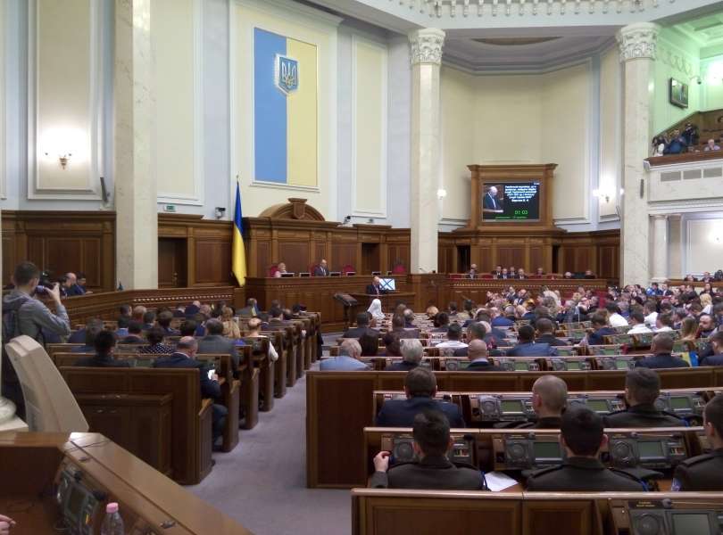 УПЦ (МП) ображена коментарем глави УПЦ КП щодо "сидячого протесту" митрополита Онуфрія у парламенті