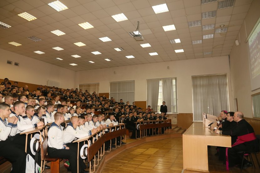 Апостольський нунцій прочитав лекцію курсантам Інституту Військово-морських сил в Одесі