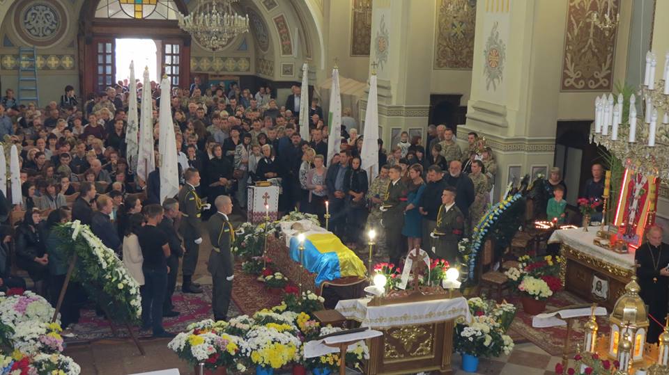 Єпископ УПЦ вибачився за поведінку священика, який зневажив пам