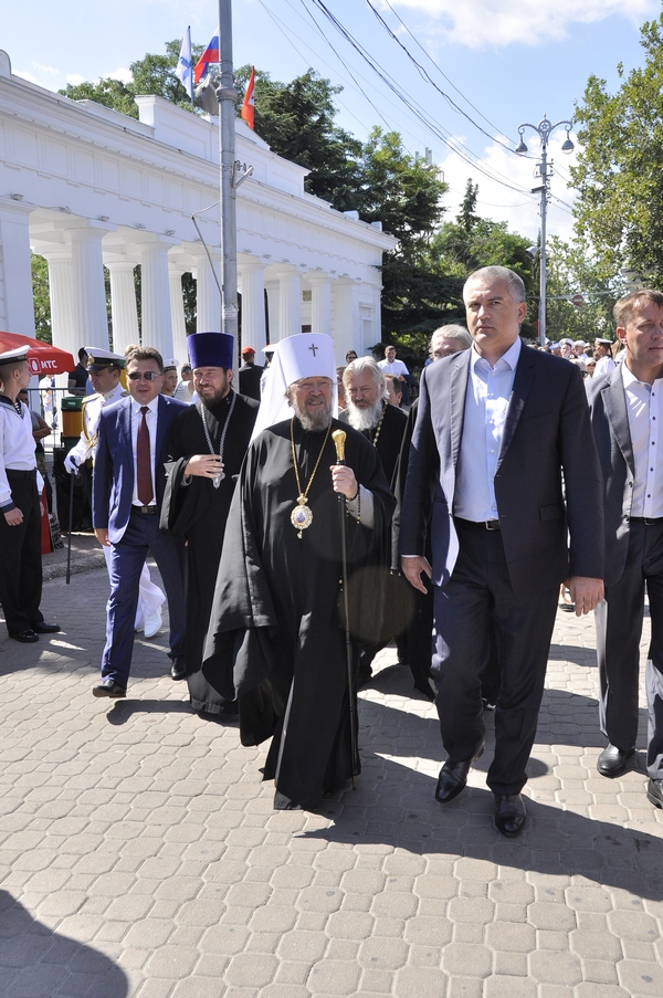 Митрополит УПЦ відсвяткував у Севастополі день військово-морського флоту Росії