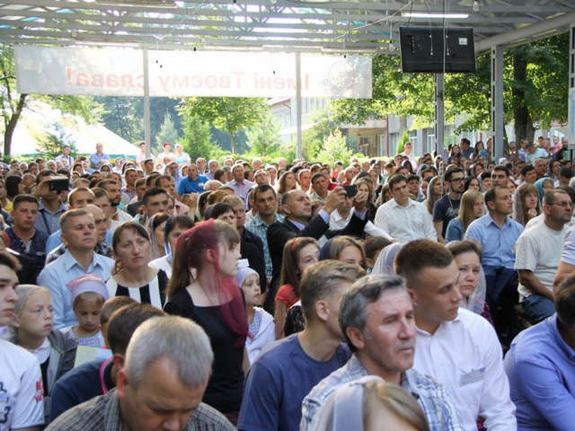 434 місіонери-п'ятидесятники з України служать у шести країнах світу 434 місіонери-п'ятидесятники з України служать у шести країнах світу