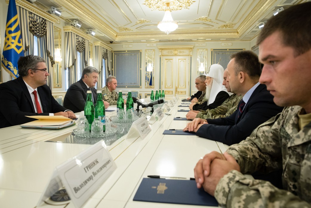 Президент на прохання керівників церков та героїв України підписав закон про амністію