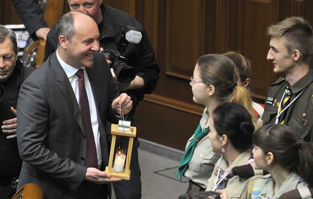 До Верховної Ради внесли Віфлеємський вогонь миру