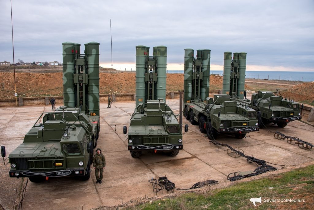 У Криму клірики УПЦ вчергове освятили російський зенітно-ракетний комплекс, який вийшов на бойове чергування
