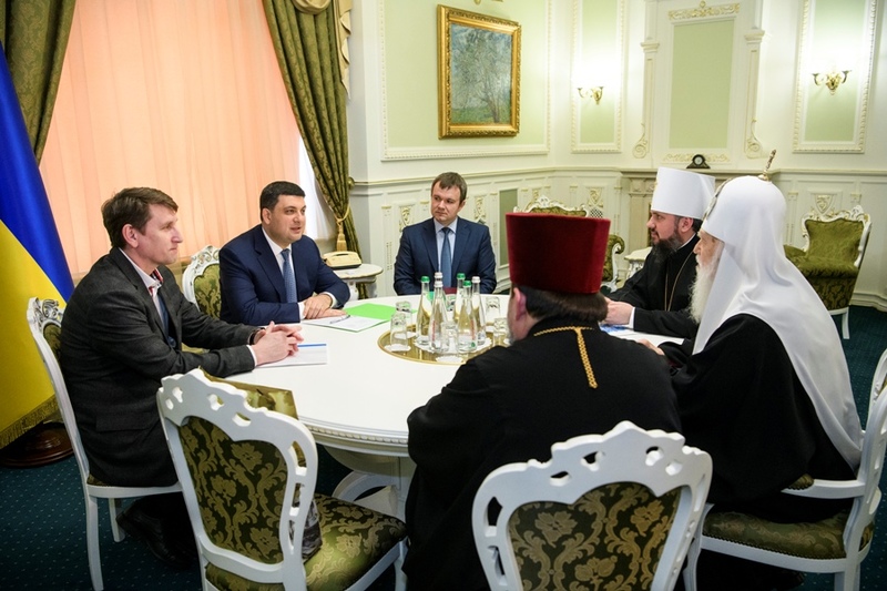 Прем’єр-міністр України пообіцяв предстоятелю УПЦ КП "затвердити новий порядок денний"