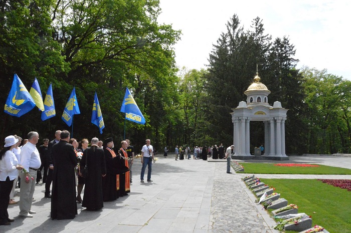 У Харкові духовенство УПЦ завадило іншим конфесіям вшанувати жертв Другої світової війни