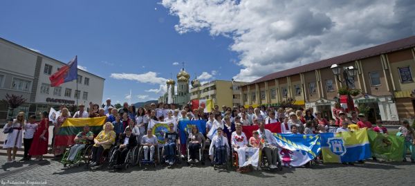 В Закарпатье на международном фестивале для людей с инвалидностью прошел христианский день