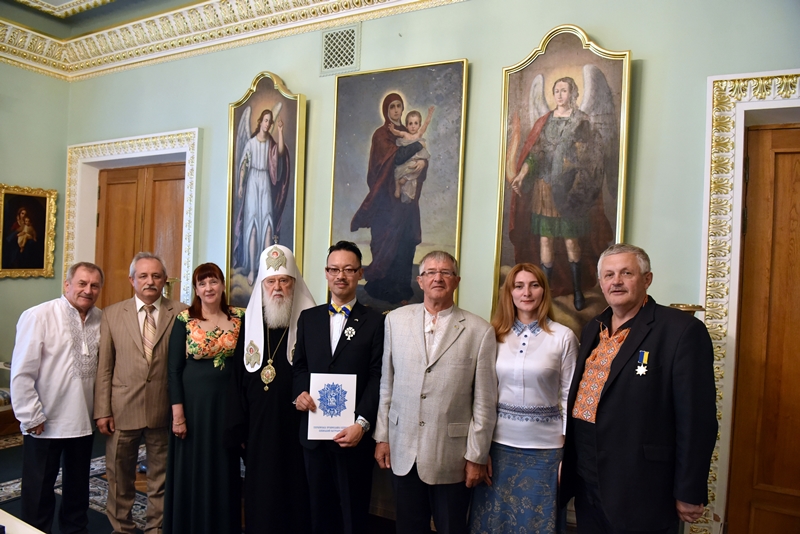 Японського економіста, охрещеного в УПЦ КП, нагородили орденом за підтримку помісної Української Церкви