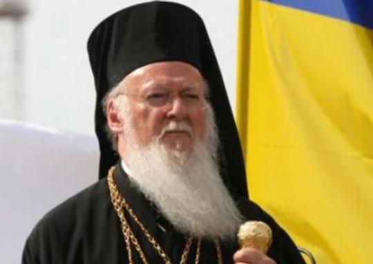 Константинополь «ищет пути спасения наших братьев с Украины и Скопье», а Москву это удивляет