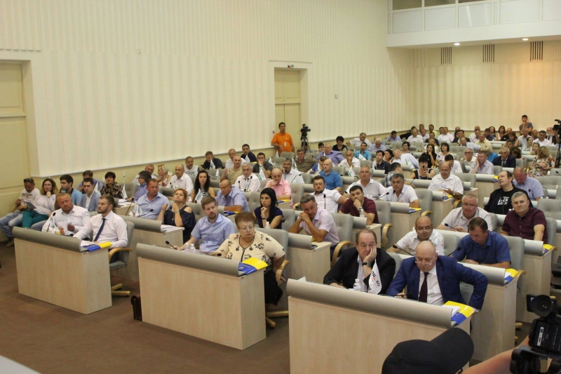 Дніпропетровська обласна рада підтримала звернення про автокефалію Української Церкви