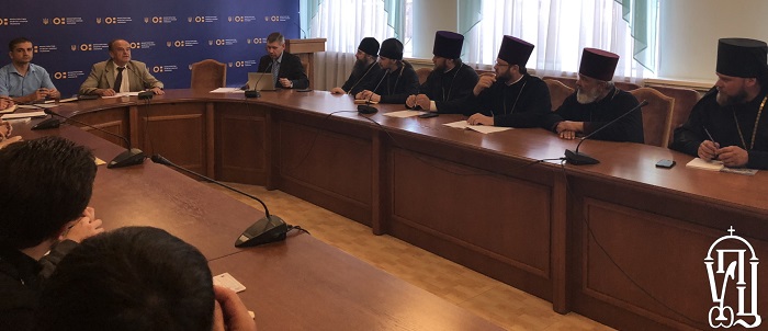Представники вищих духовних закладів України обговорили з першим заступником міністра освіти питання щодо ліцензування та акредитації духовних закладів