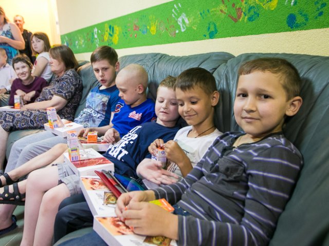 УПЦ закупила на Сумщині майже на мільйон гривень ліків для онкохворих дітей, а на Запоріжжі зібрала понад 2 т донорської крові УПЦ закупила на Сумщині майже на мільйон гривень ліків для онкохворих дітей, а на Запоріжжі зібрала понад 2 т донорської крові