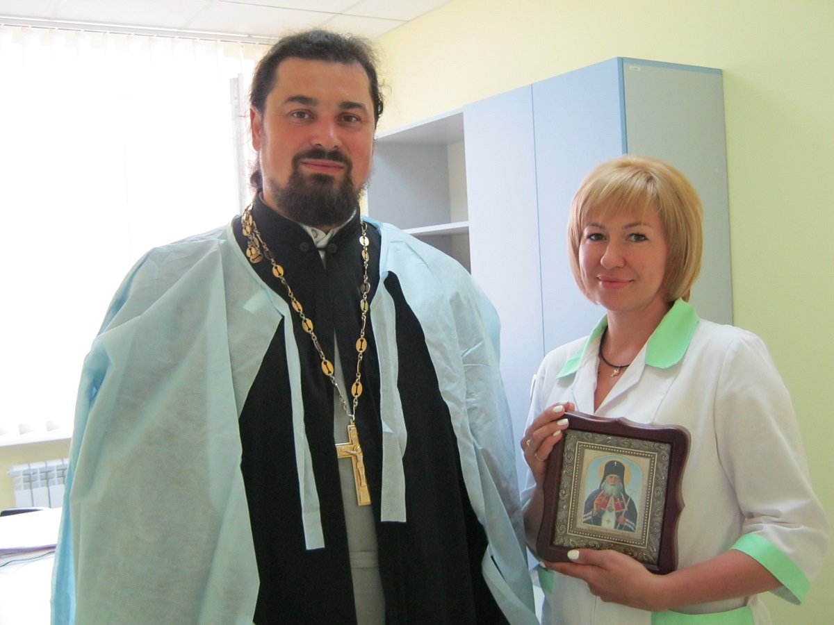 Священик УПЦ взяв участь у відкритті відділеня гемодіалізу в Енергодарі
