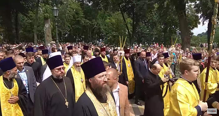 Поліція нарахувала 20 тисяч учасників хресного ходу, в УПЦ (МП) — до 250 тисяч
