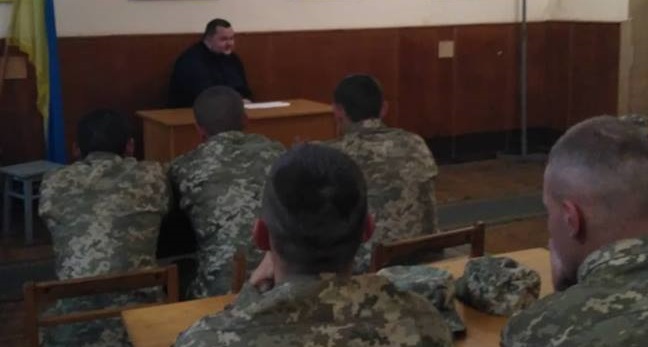 Єпископ УПЦ КП прочитав військовим лекцію "Томос про автокефалію Української Церкви як захист держави"