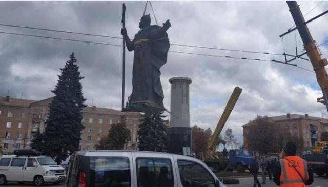 Вместо сепаратиста Артема в Кривом Роге устанавливают 22-метровый памятник князю Владимиру