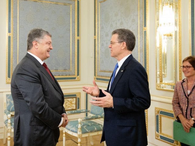 Президент України і посол США знайшли спільну мову щодо захисту вірян в Донбасі та Криму, а також права українців на автокефалію Президент України і посол США знайшли спільну мову щодо захисту вірян в Донбасі та Криму, а також права українців на автокефалію