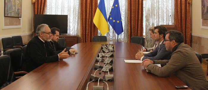 Екзархи Константинополя обговорили з міністром культури України «церковну аномалію» в країні