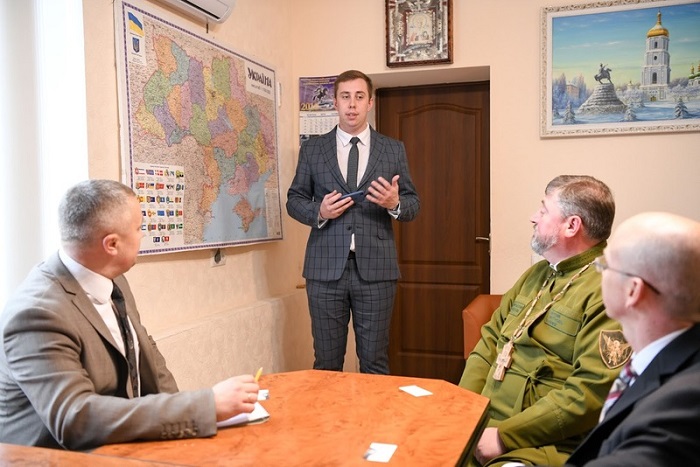 Митрополит УПЦ КП і аташе з питань оборони при Посольстві США обговорили становлення інституту військового капеланства в Україні