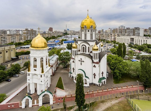 П'яний чоловік спонукав поліцію "розмінувати" Ольгінський собор УПЦ у Києві П'яний чоловік спонукав поліцію "розмінувати" Ольгінський собор УПЦ у Києві