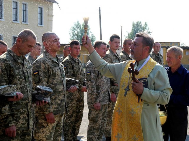 Капелан УПЦ КП благословив миротворців Місії ООН у Республіці Конго Капелан УПЦ КП благословив миротворців Місії ООН у Республіці Конго