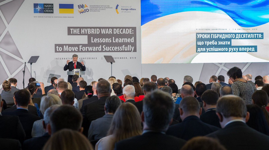 Порошенко заявив, що російській армії та РПЦ нема що робити в Україні