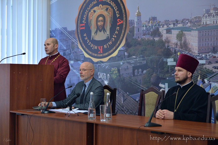 Провідний біблеїст з Німеччини виступив в академії УПЦ КП