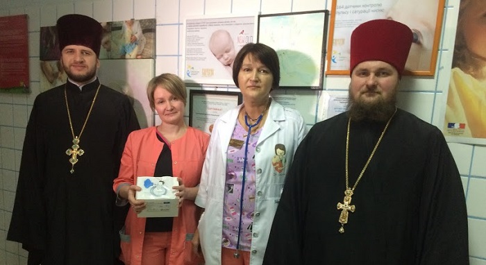 УПЦ передала в «Охматдит» вартісне обладнання для рятування життя немовлят
