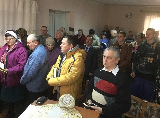 Баптисти хочуть відкрити в "сірій зоні" Донеччини малі підприємства для допомоги переселенцям Баптисти хочуть відкрити в "сірій зоні" Донеччини малі підприємства для допомоги переселенцям