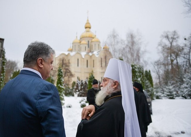 Президент зустрівся з митрополитом УПЦ, який «дивиться в майбутнє української помісної автокефальної православної церкви» Президент зустрівся з митрополитом УПЦ, який «дивиться в майбутнє української помісної автокефальної православної церкви»