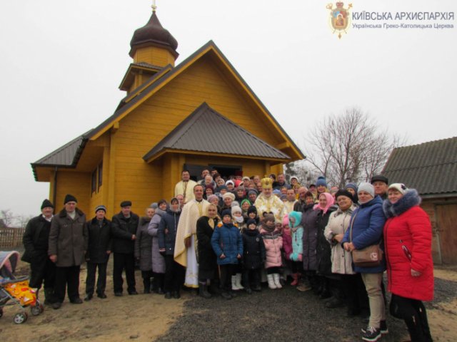 На Житомирщині освятили новий храм УГКЦ, а в Полтаві — новий кафедральний храм УАПЦ На Житомирщині освятили новий храм УГКЦ, а в Полтаві — новий кафедральний храм УАПЦ