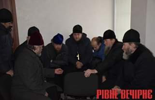 СБУ допитує священиків УПЦ. Експерти вважають це помилкою