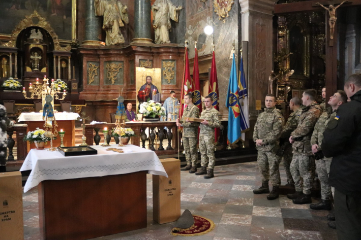 Митрополит УГКЦ молився разом із військовослужбовцями в гарнізонному храмі